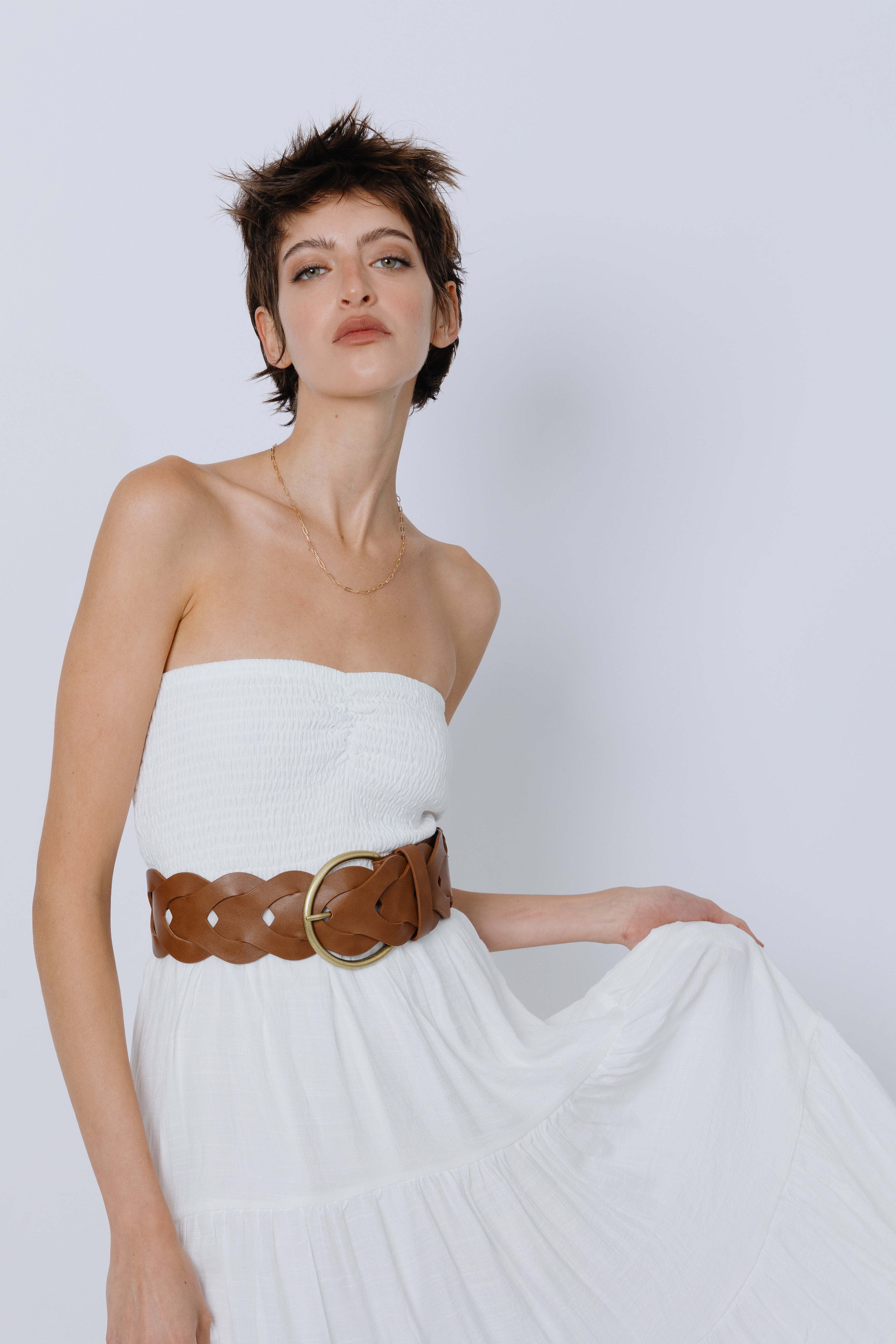 חגורת עור-טבעוני קלועה חומה