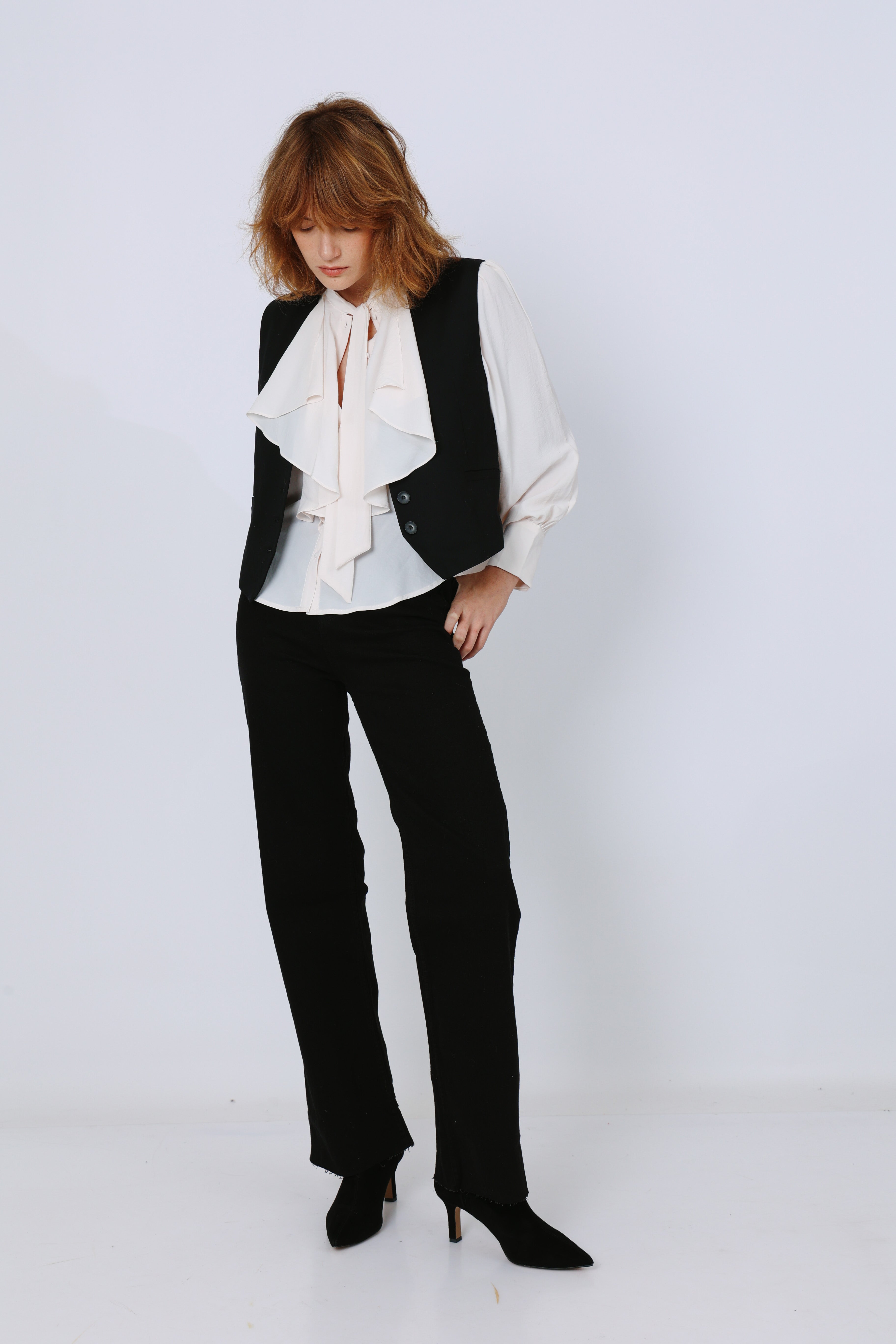 גינס שחור רודאו