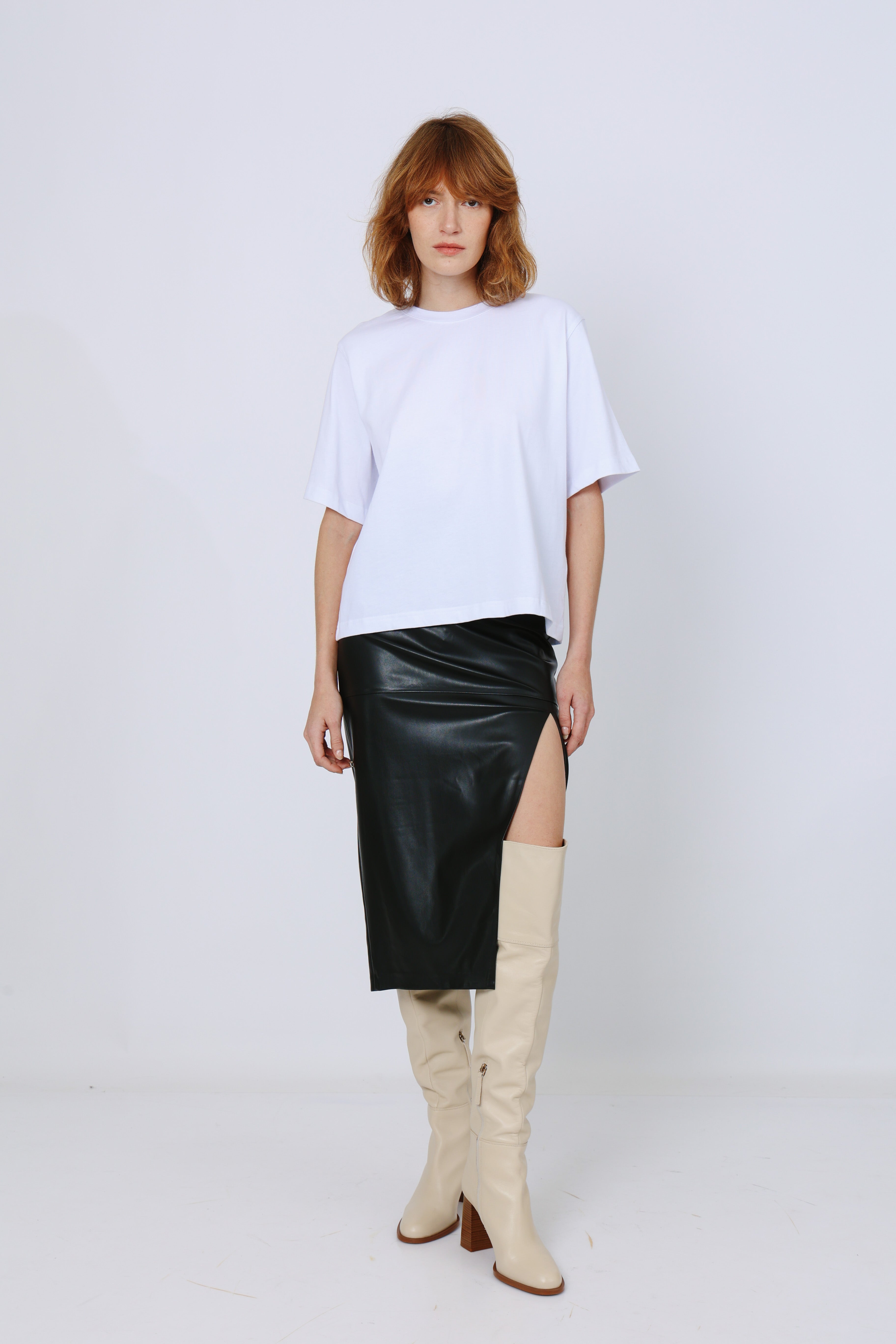 טי שירט שחורה דפני