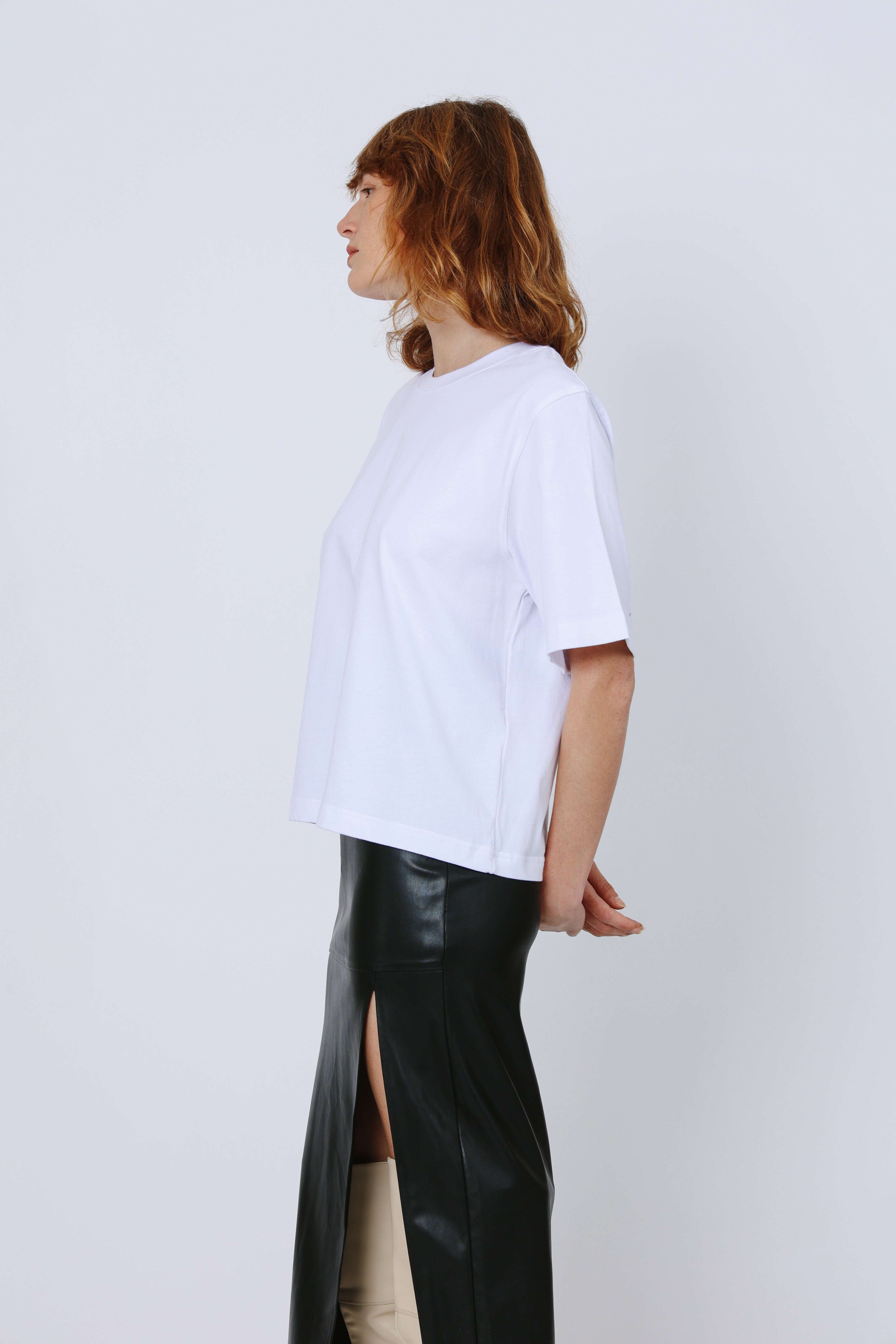 טי שירט שחורה דפני