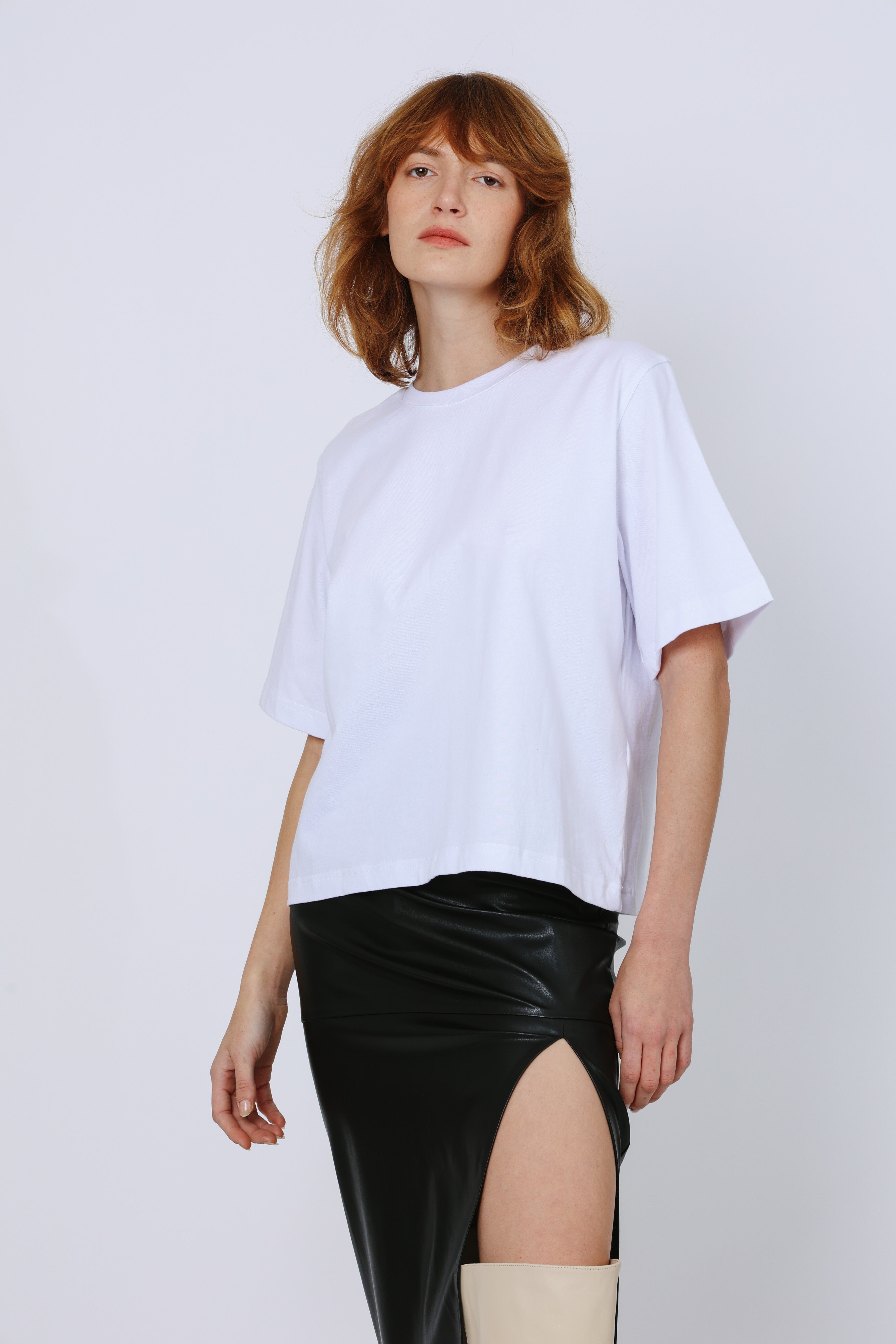 טי שירט שחורה דפני