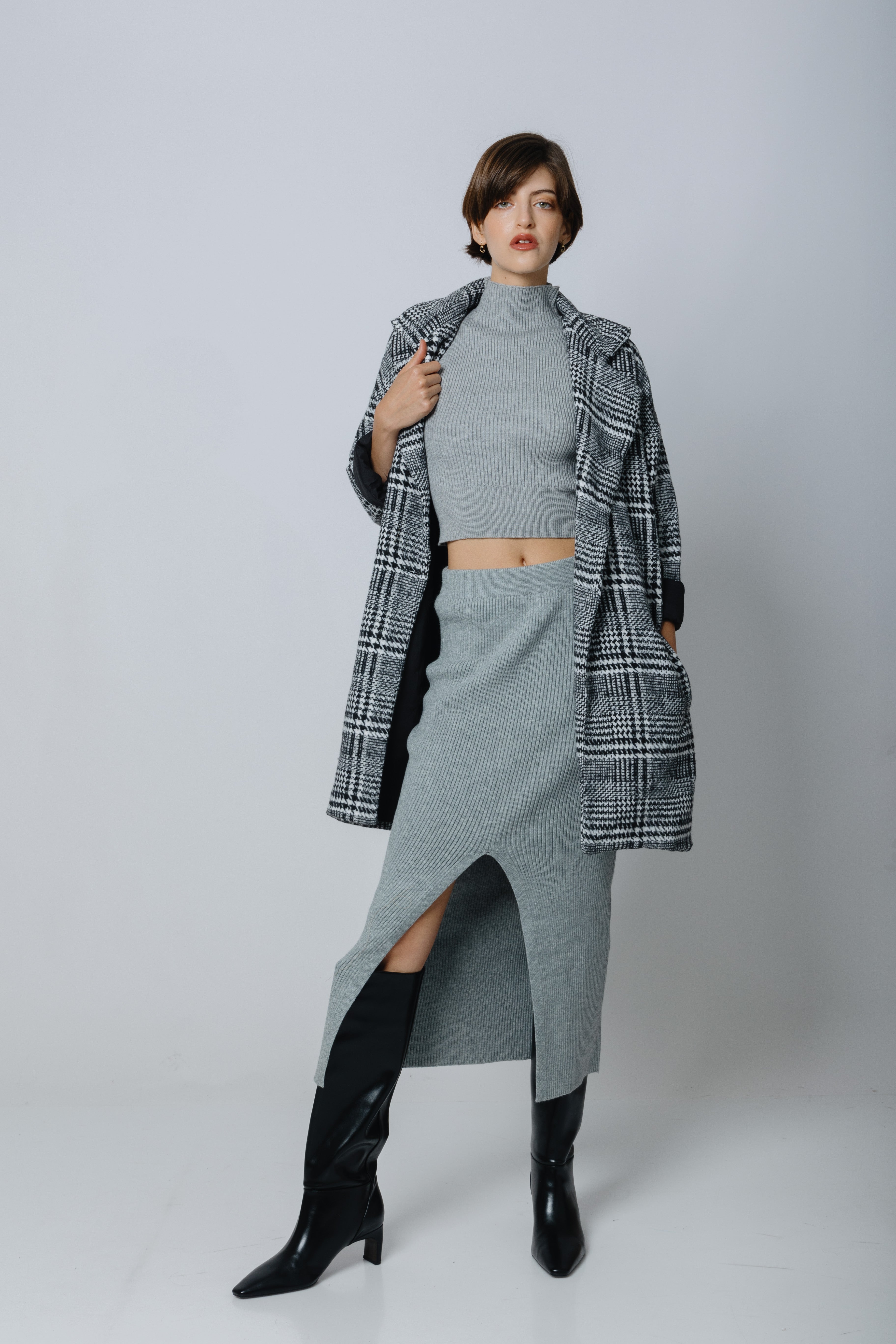 חצאית עפרון סרוגה שי-לי