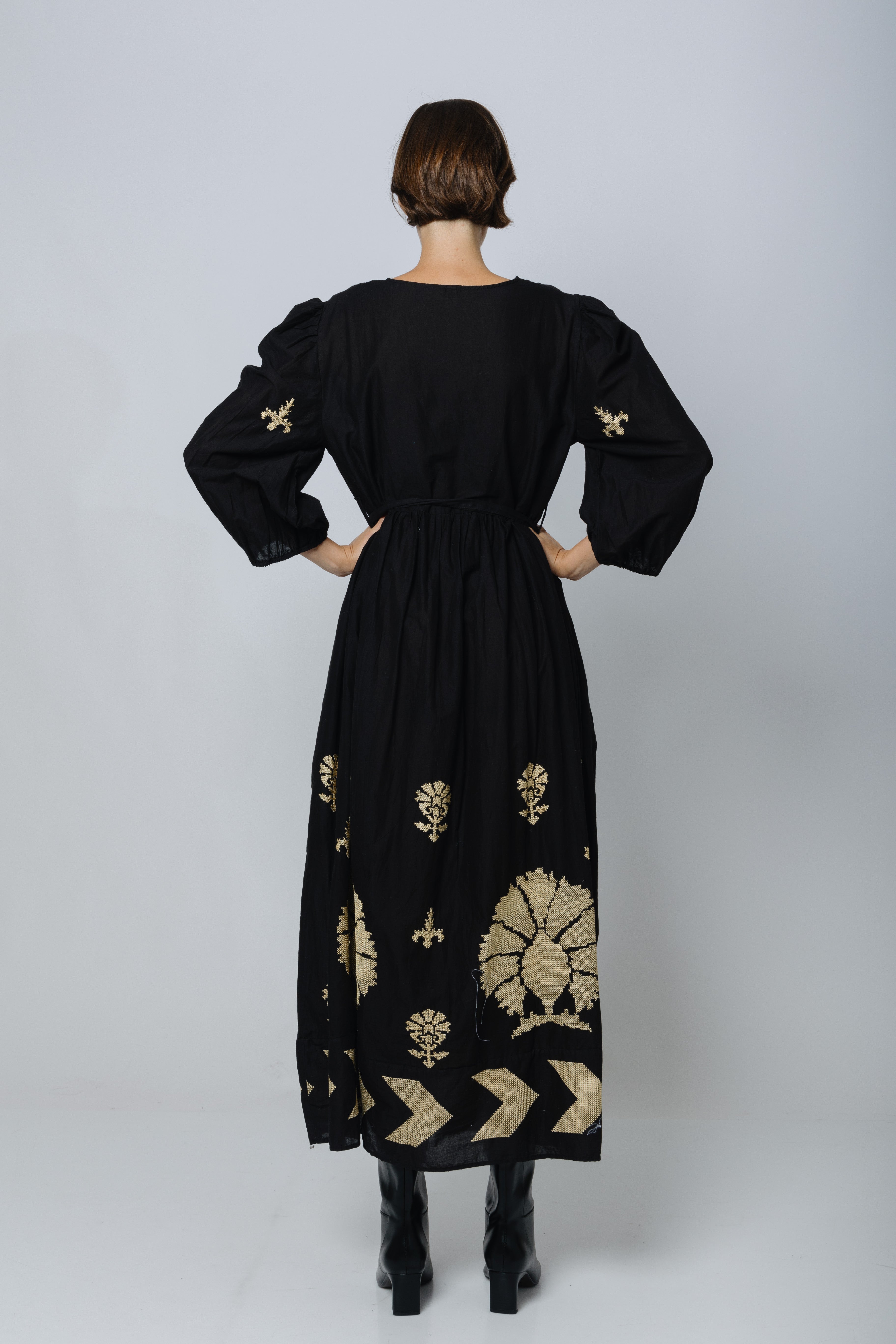 שמלת מקסי שחורה איזדורה