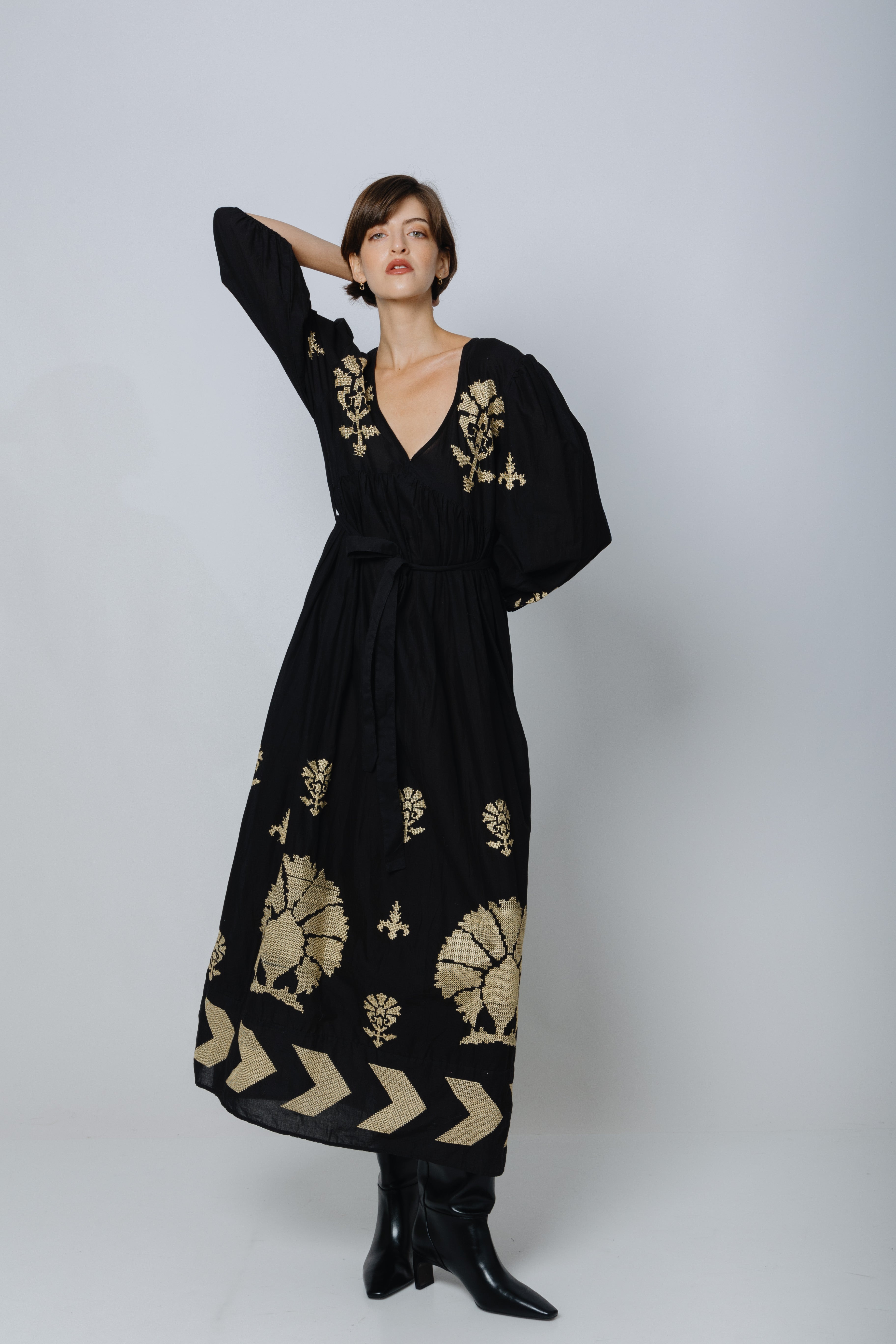 שמלת מקסי שחורה איזדורה