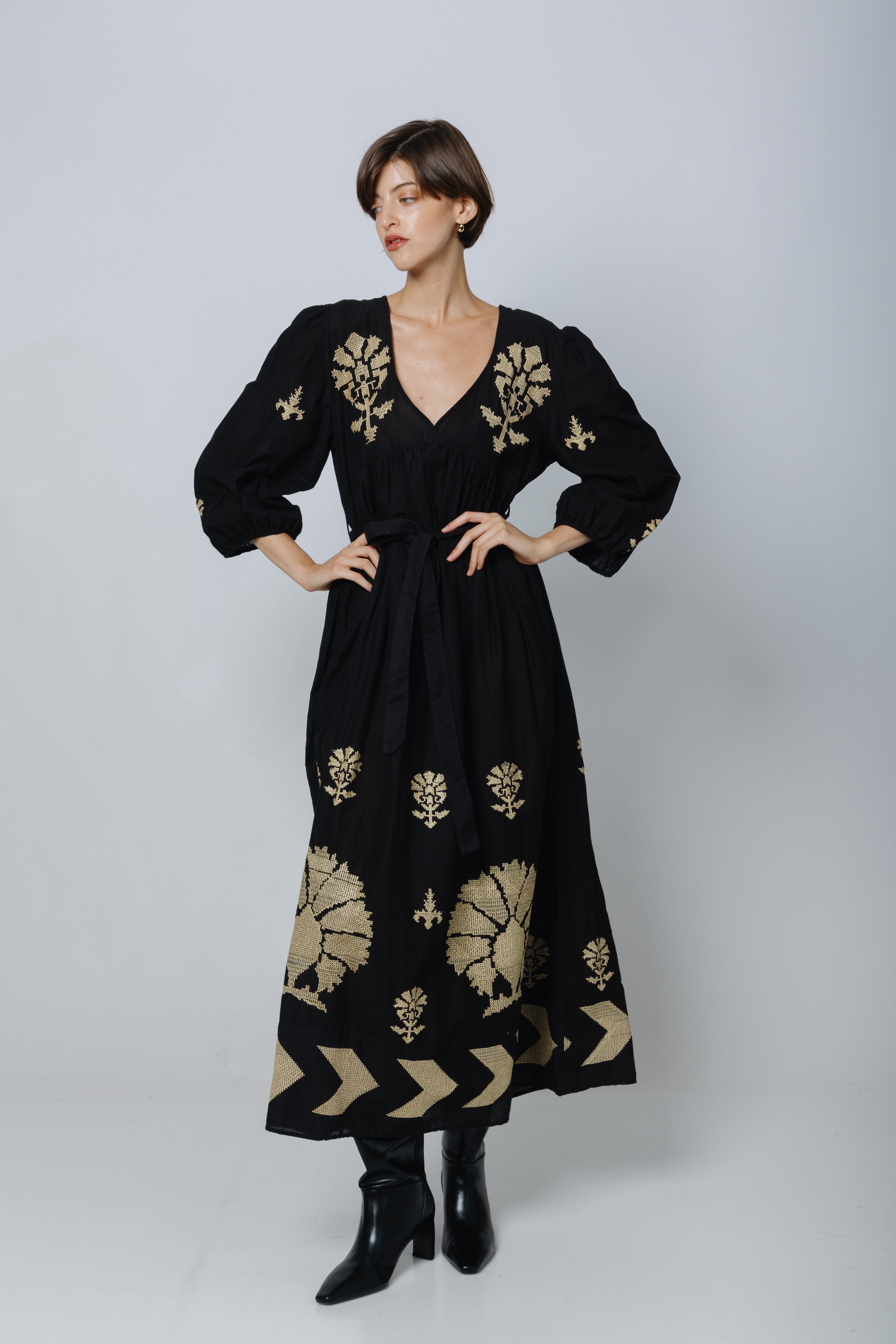 שמלת מקסי שחורה איזדורה