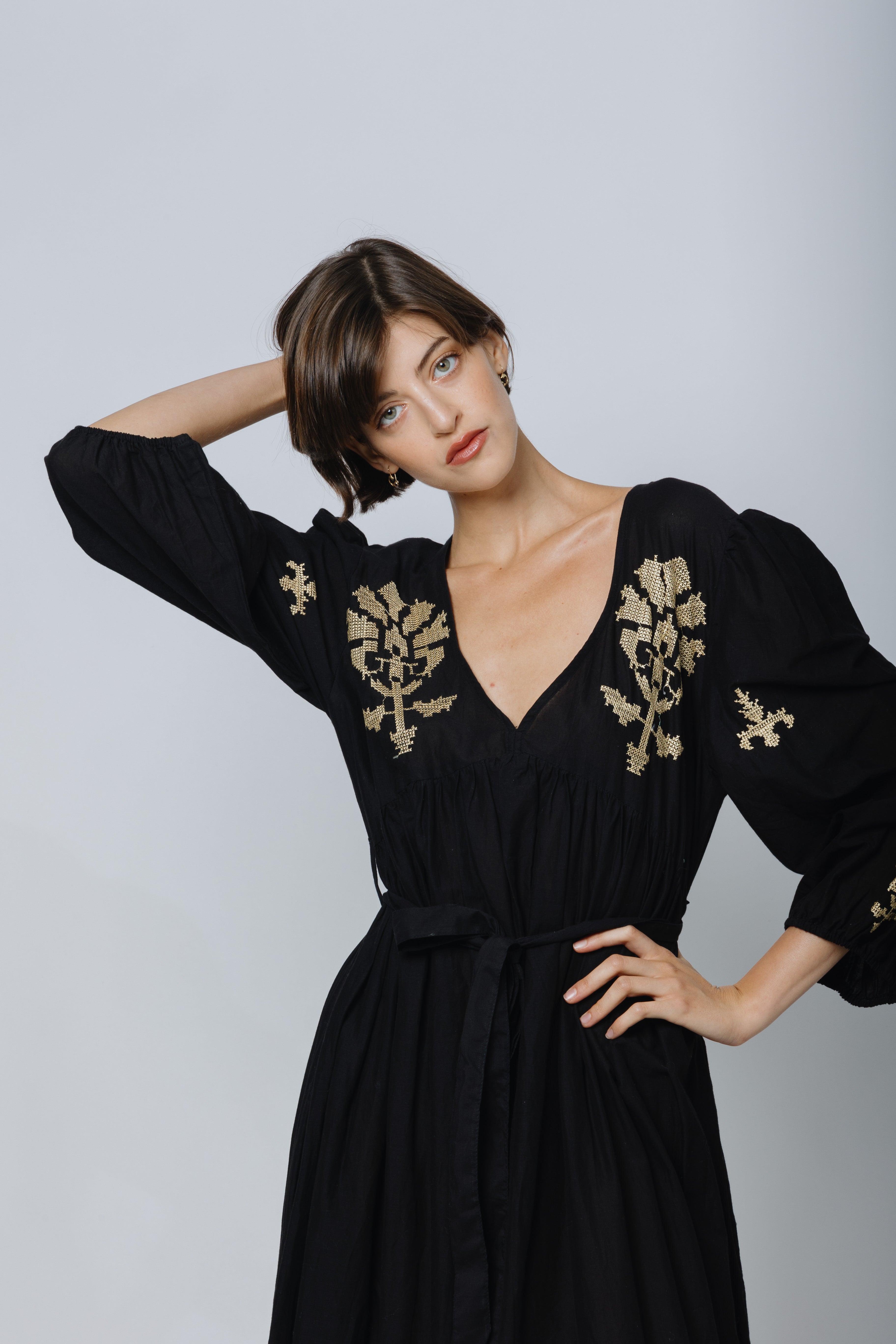 שמלת מקסי שחורה איזדורה