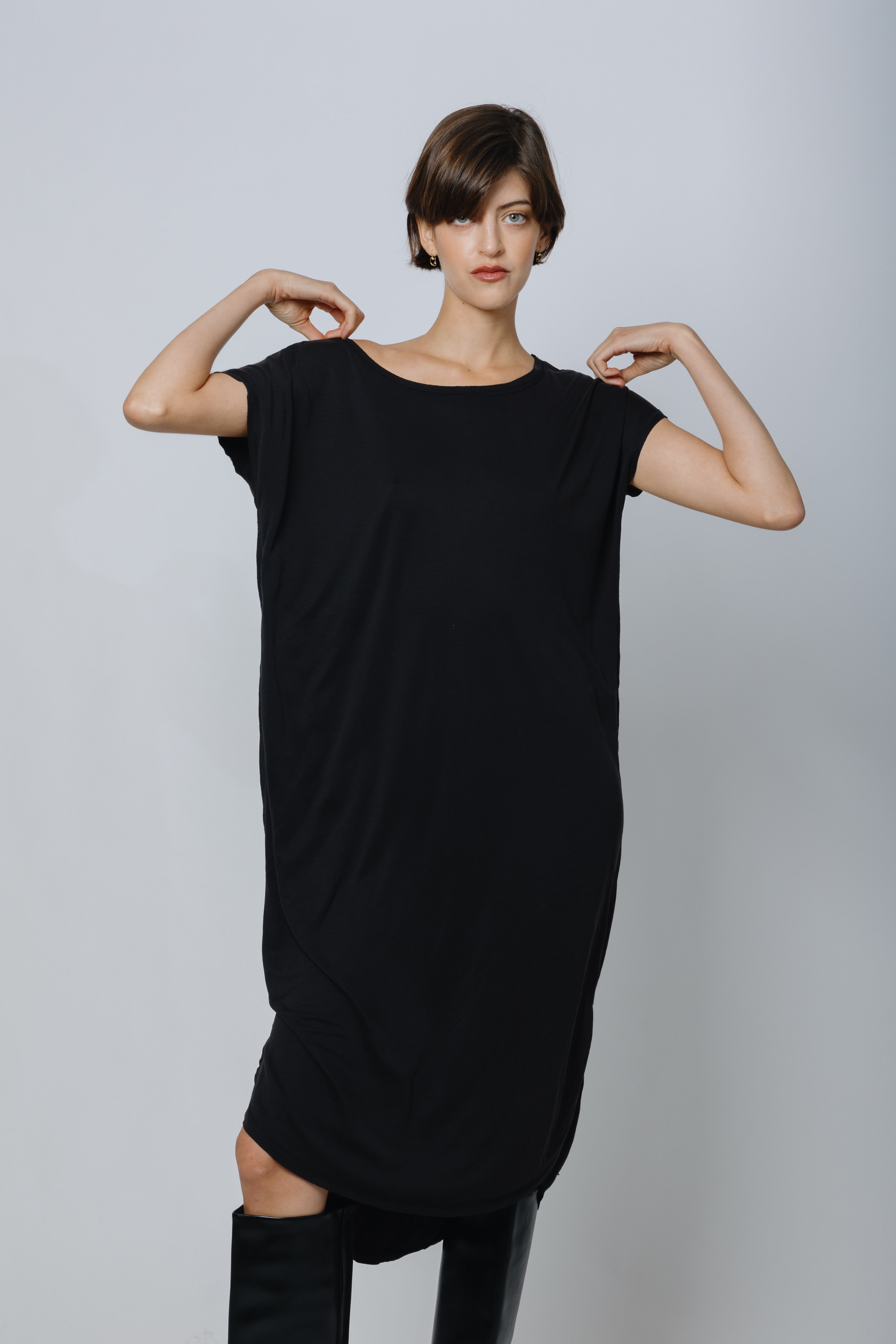 שמלת טי שירט מודל שחורה