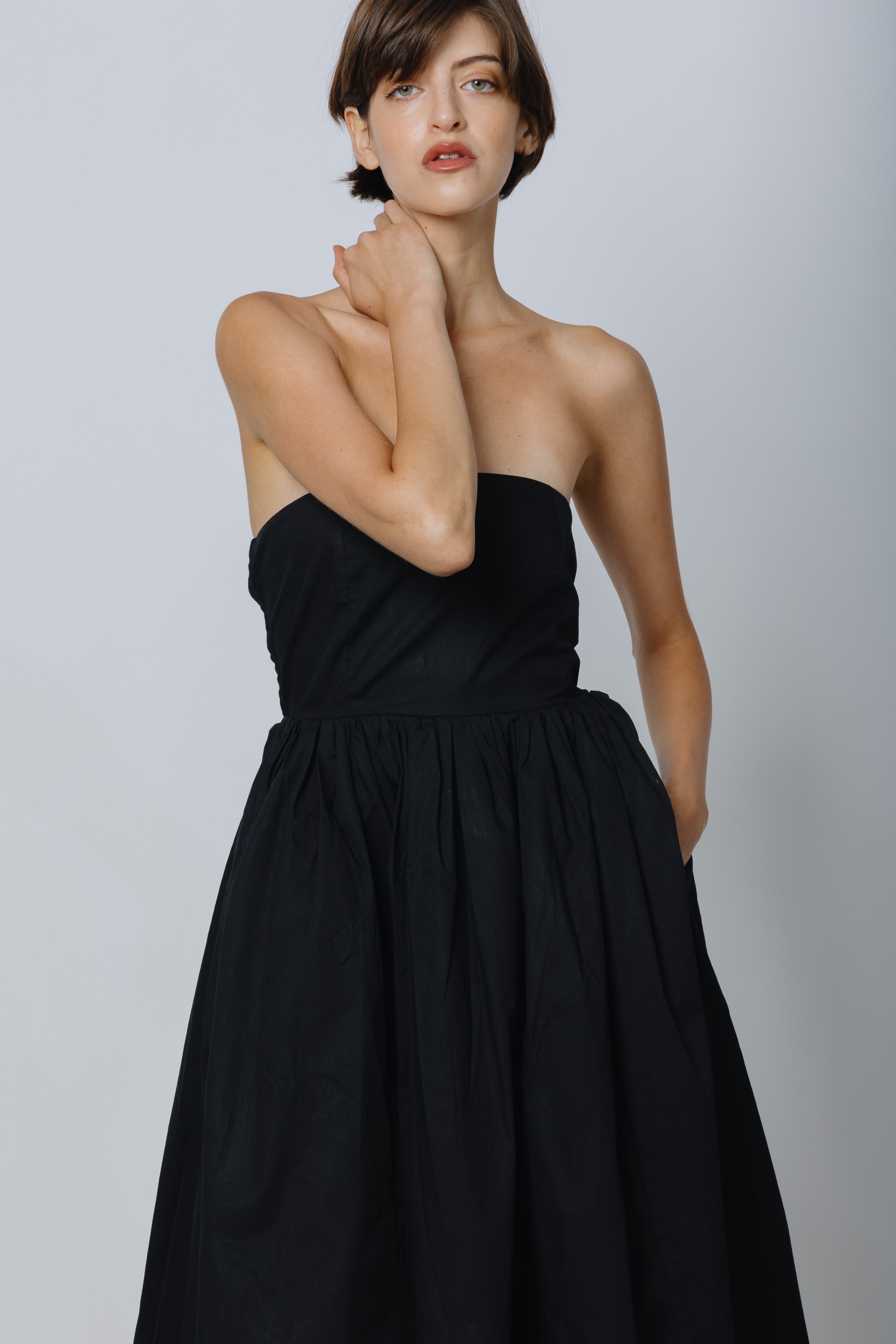 שמלת סטרפלס קארי