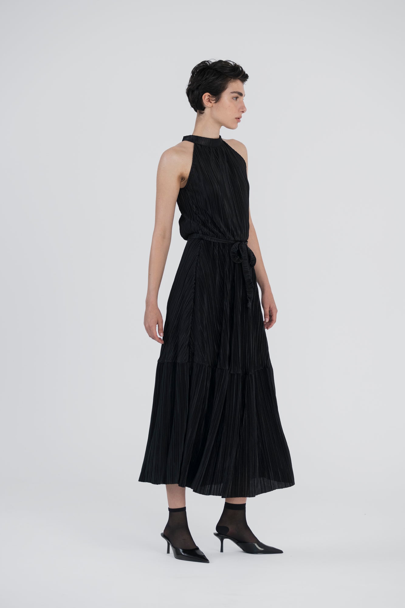 שמלה שחורה - קאן