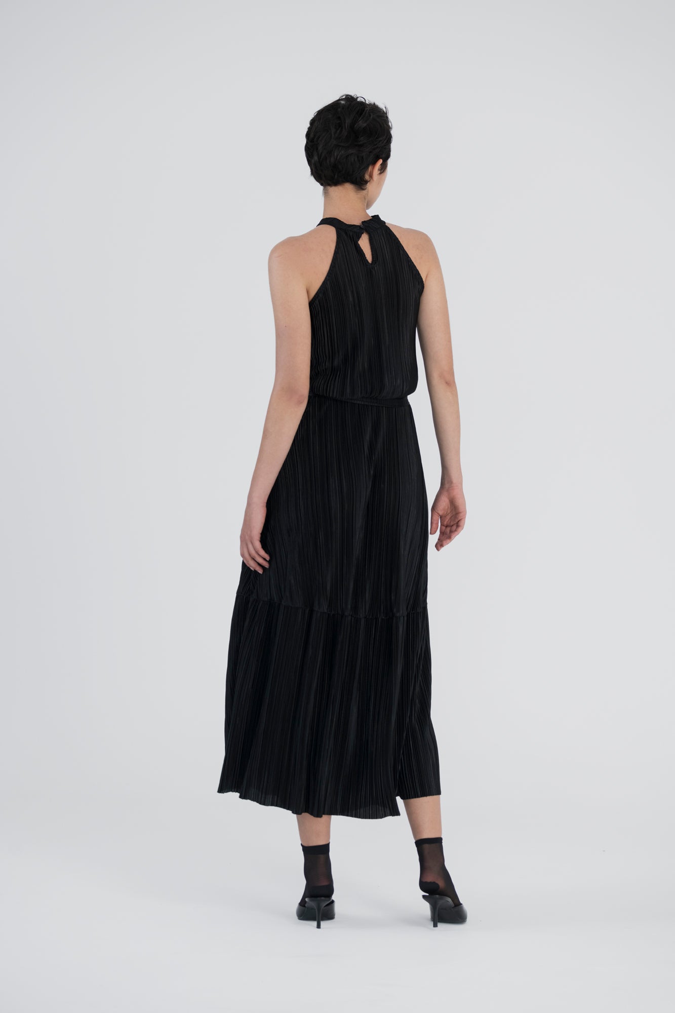 שמלה שחורה - קאן