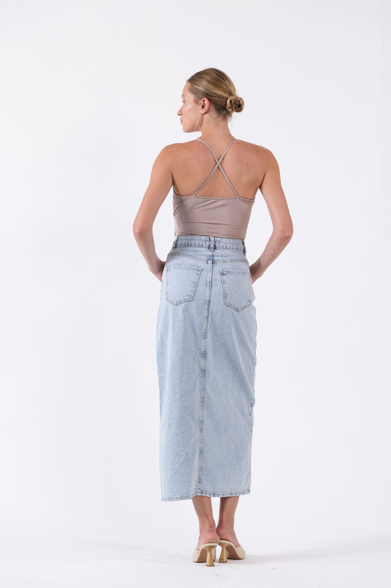 חצאית ג'ינס מידי