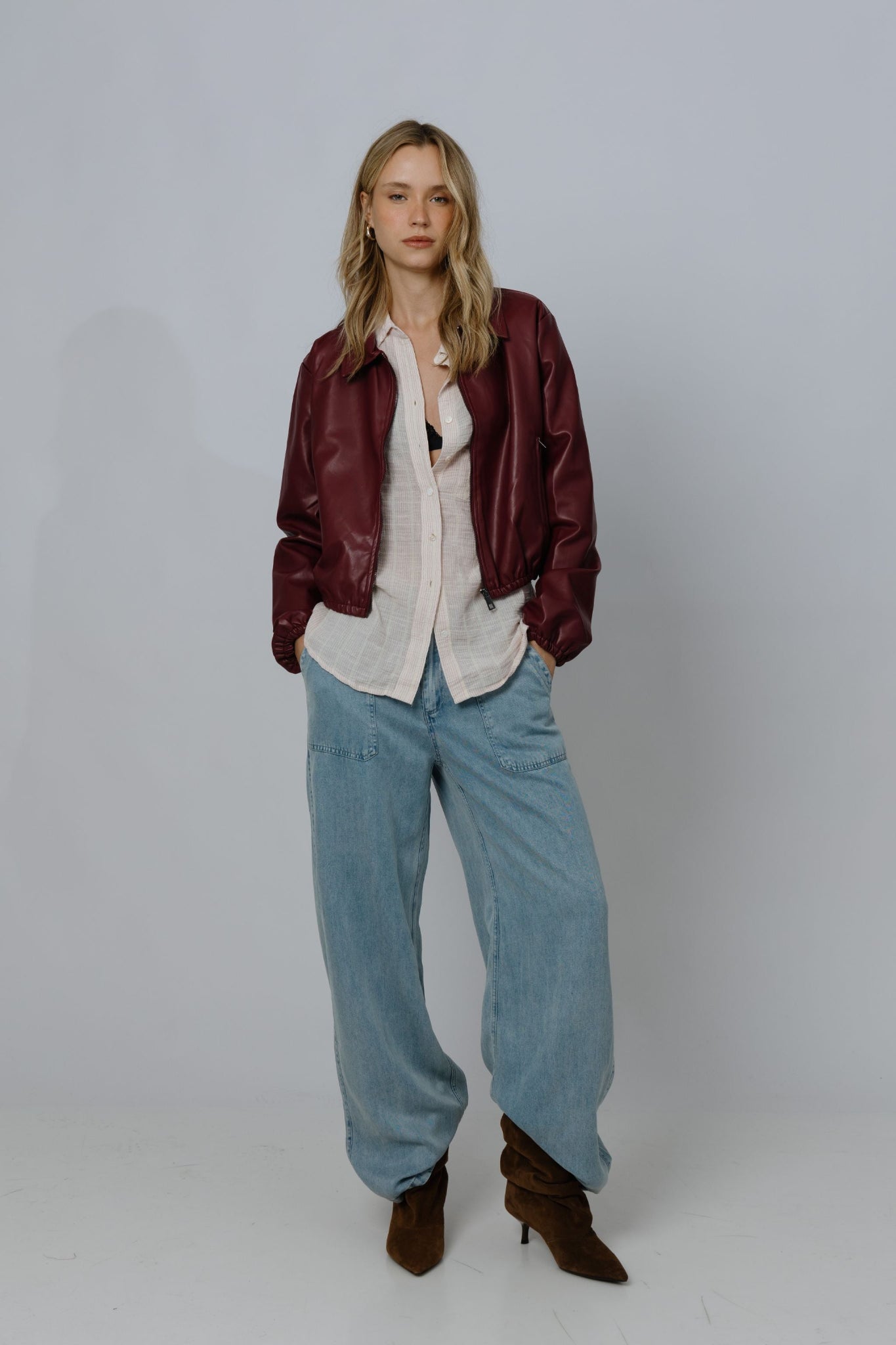 ז'קט בומבר בורדו עור טבעוני