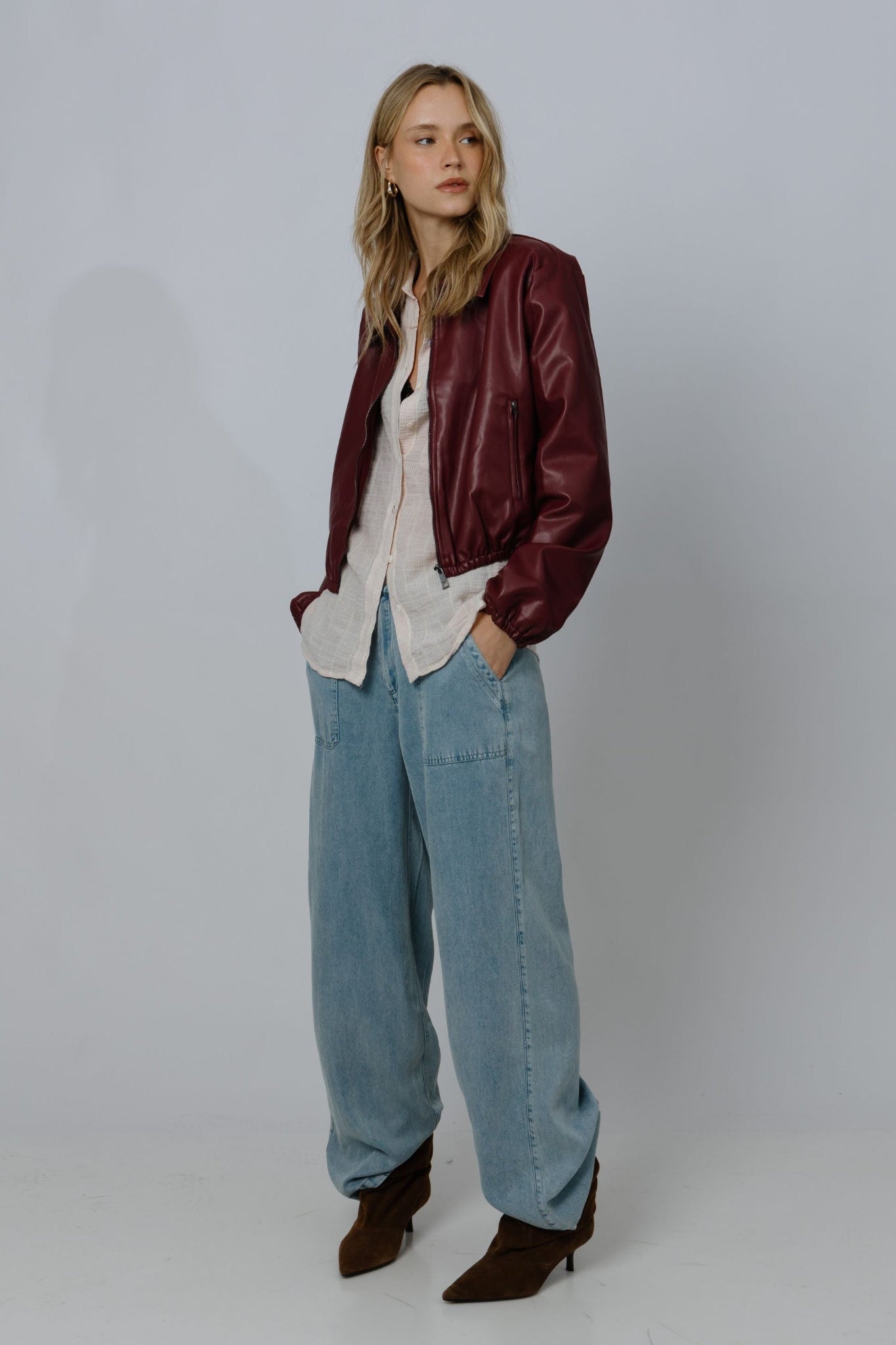 ז'קט בומבר בורדו עור טבעוני