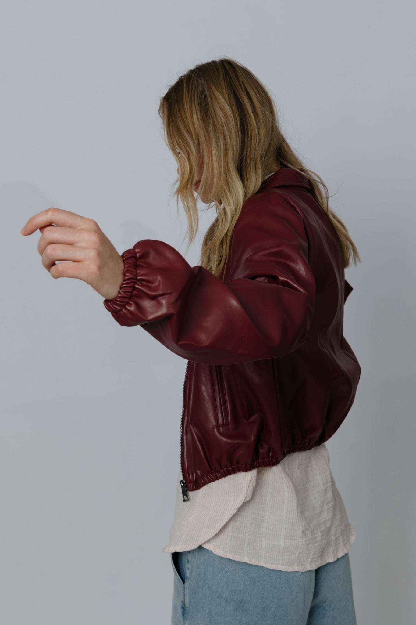 ז'קט בומבר בורדו עור טבעוני