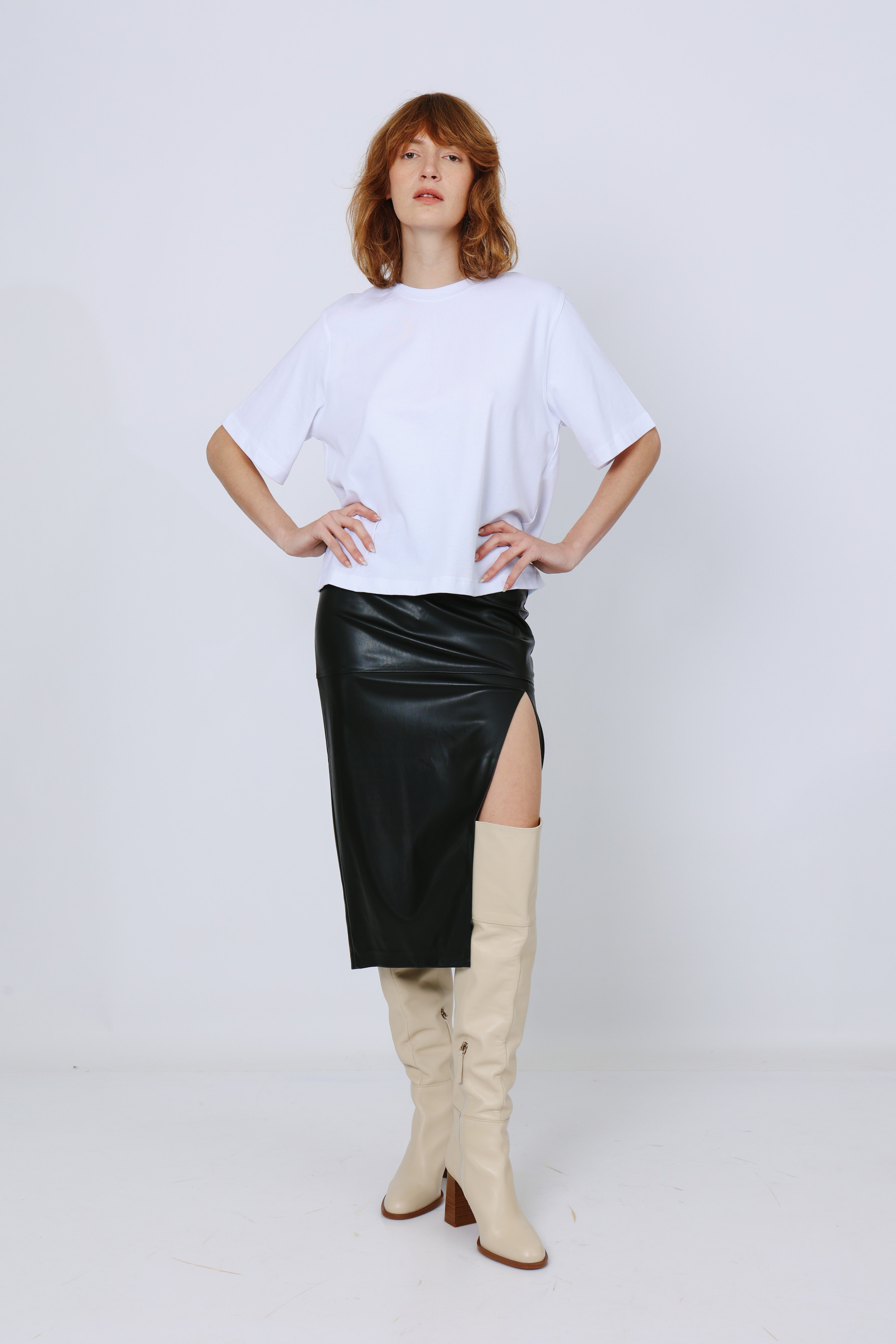 חצאית עפרון עור טבעוני