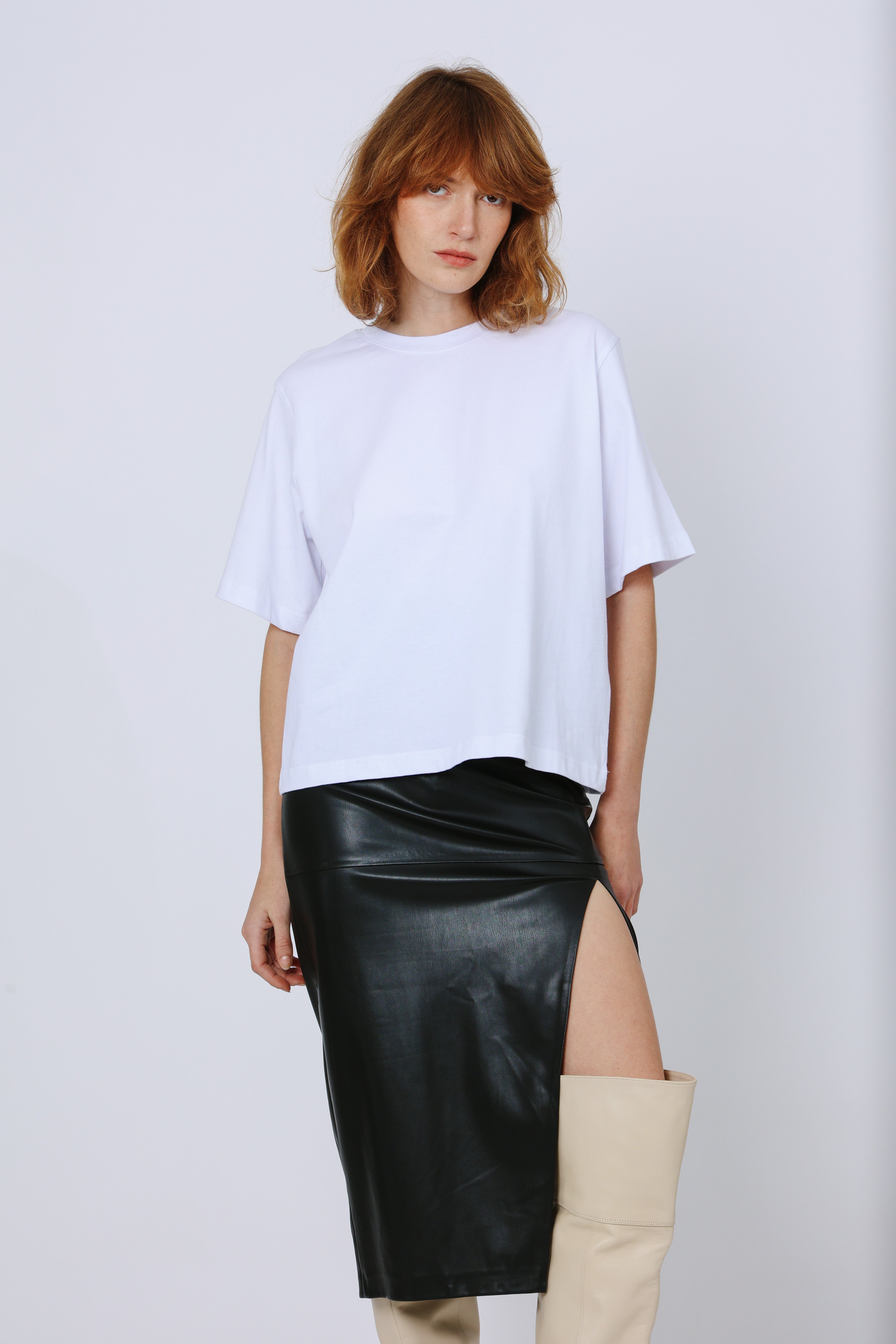 חצאית עפרון עור טבעוני