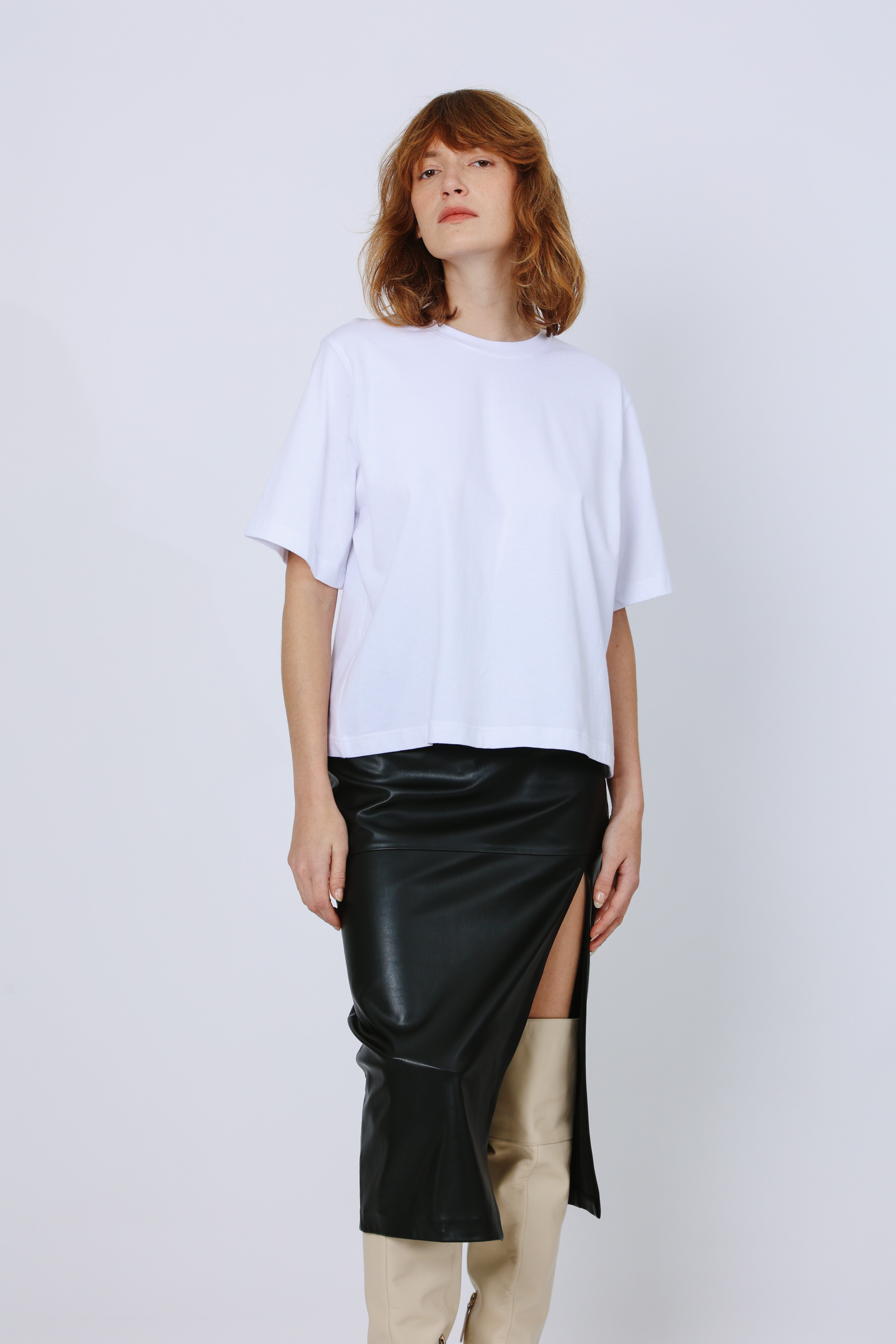 חצאית עפרון עור טבעוני