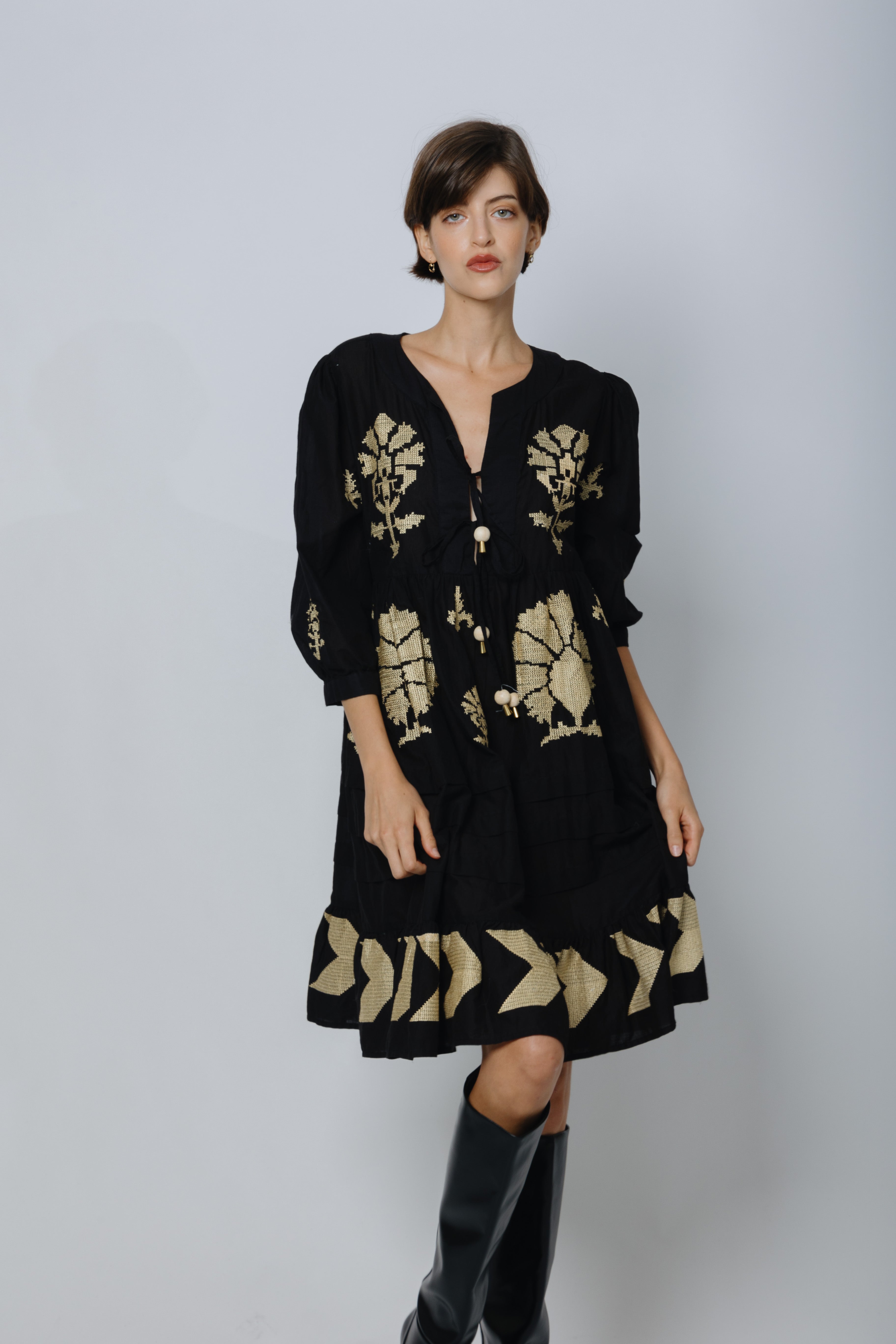 שמלת בוהו שחורה איזדורה