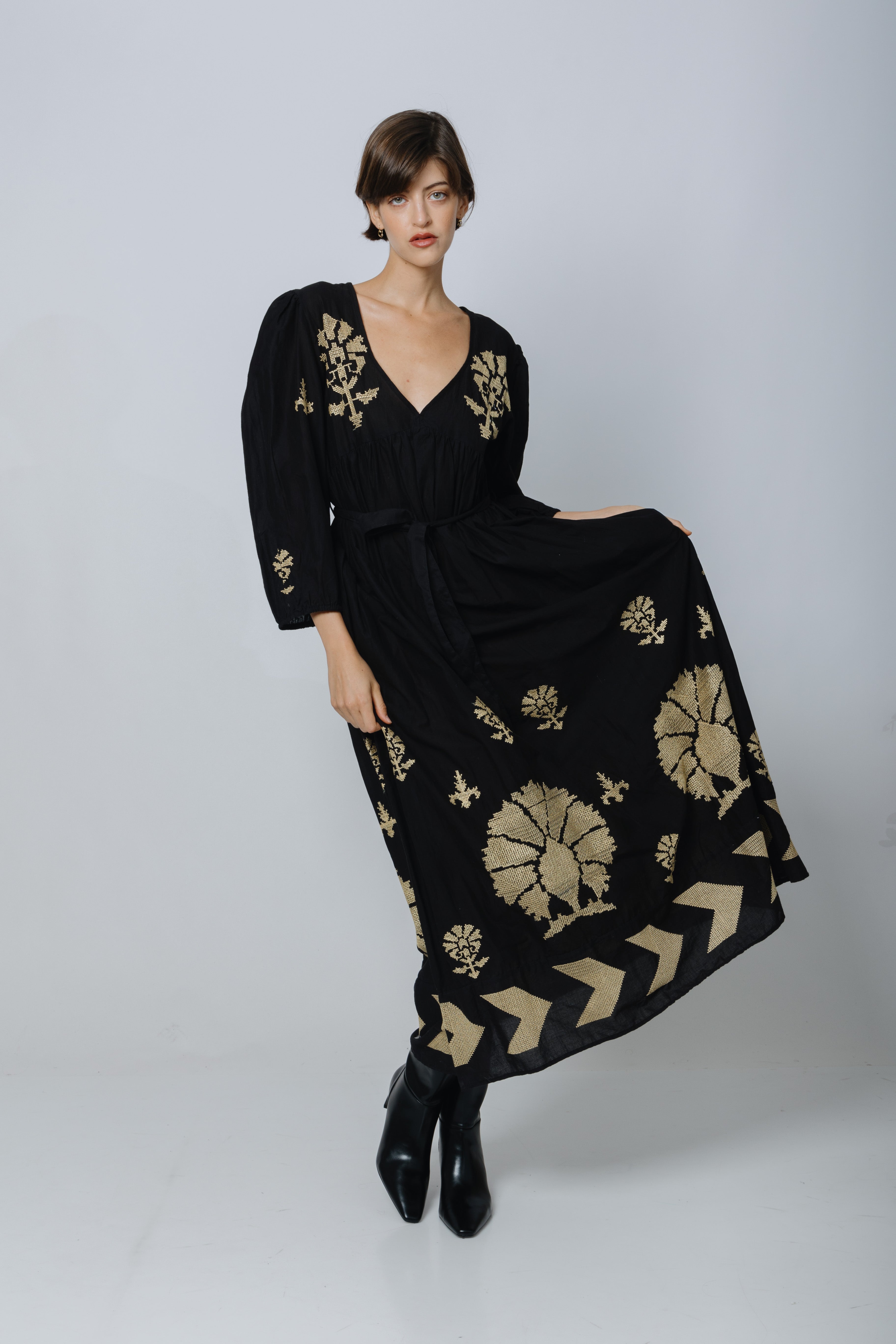 שמלת מקסי שחורה איזדורה