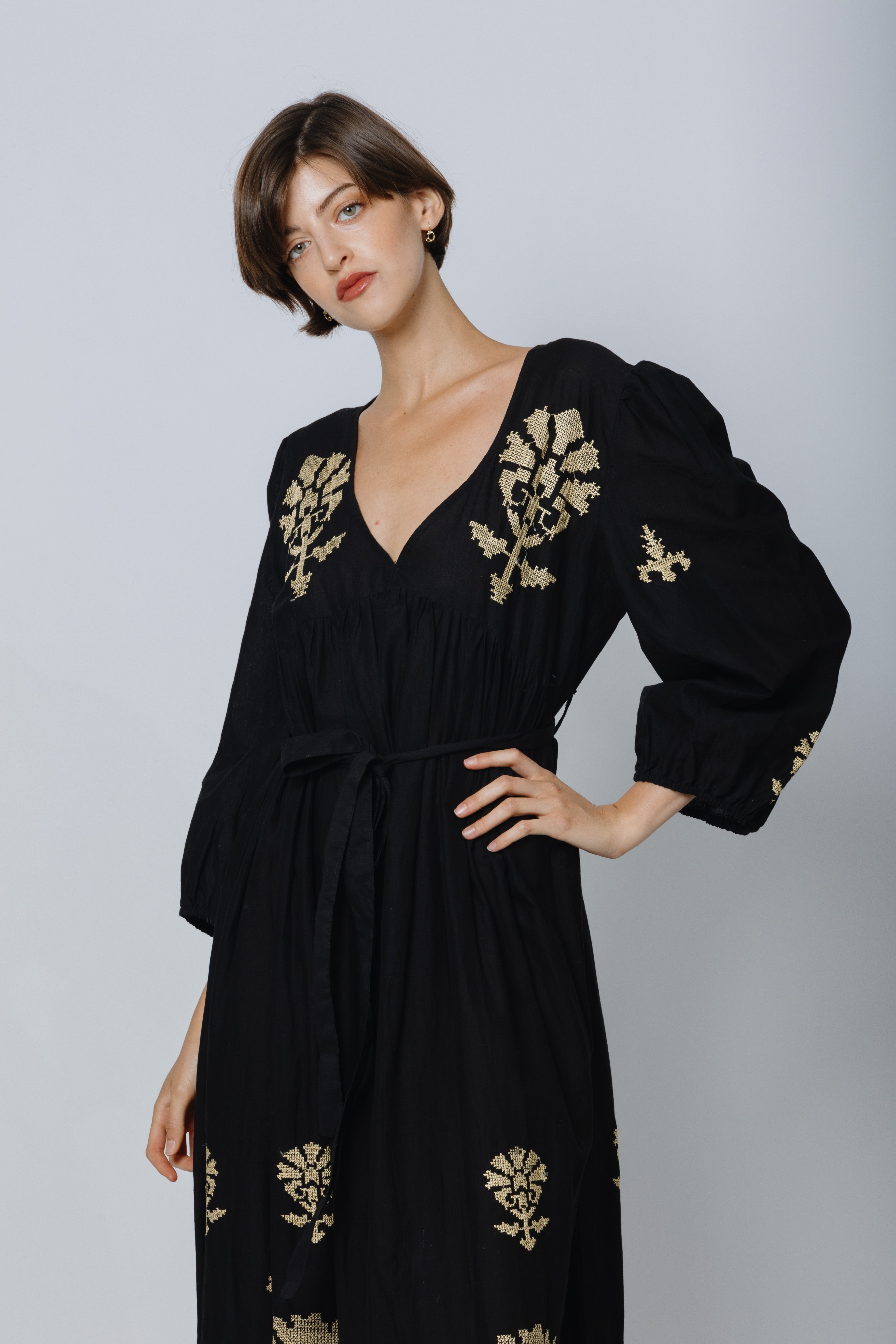 שמלת מקסי שחורה איזדורה