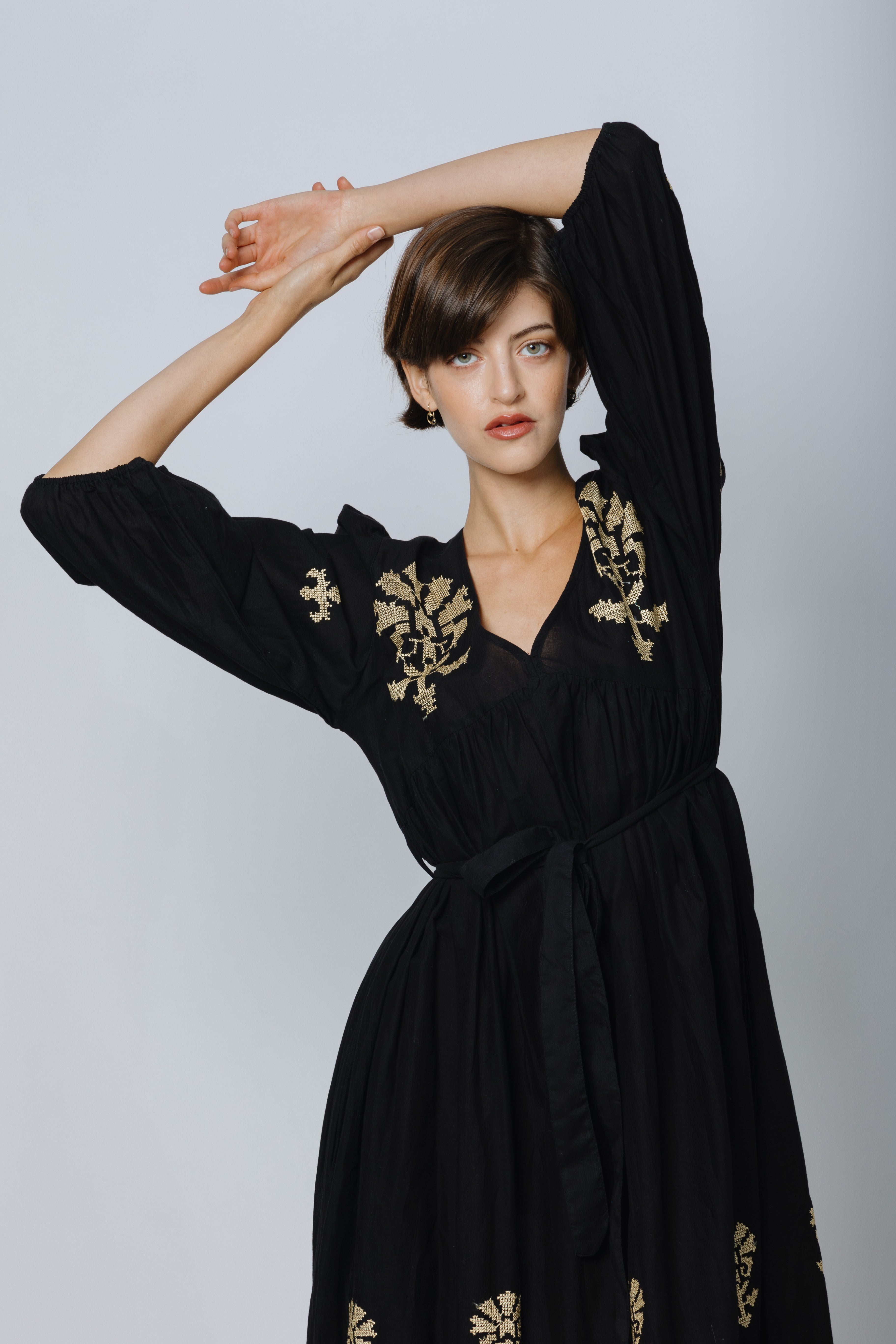 שמלת מקסי שחורה איזדורה