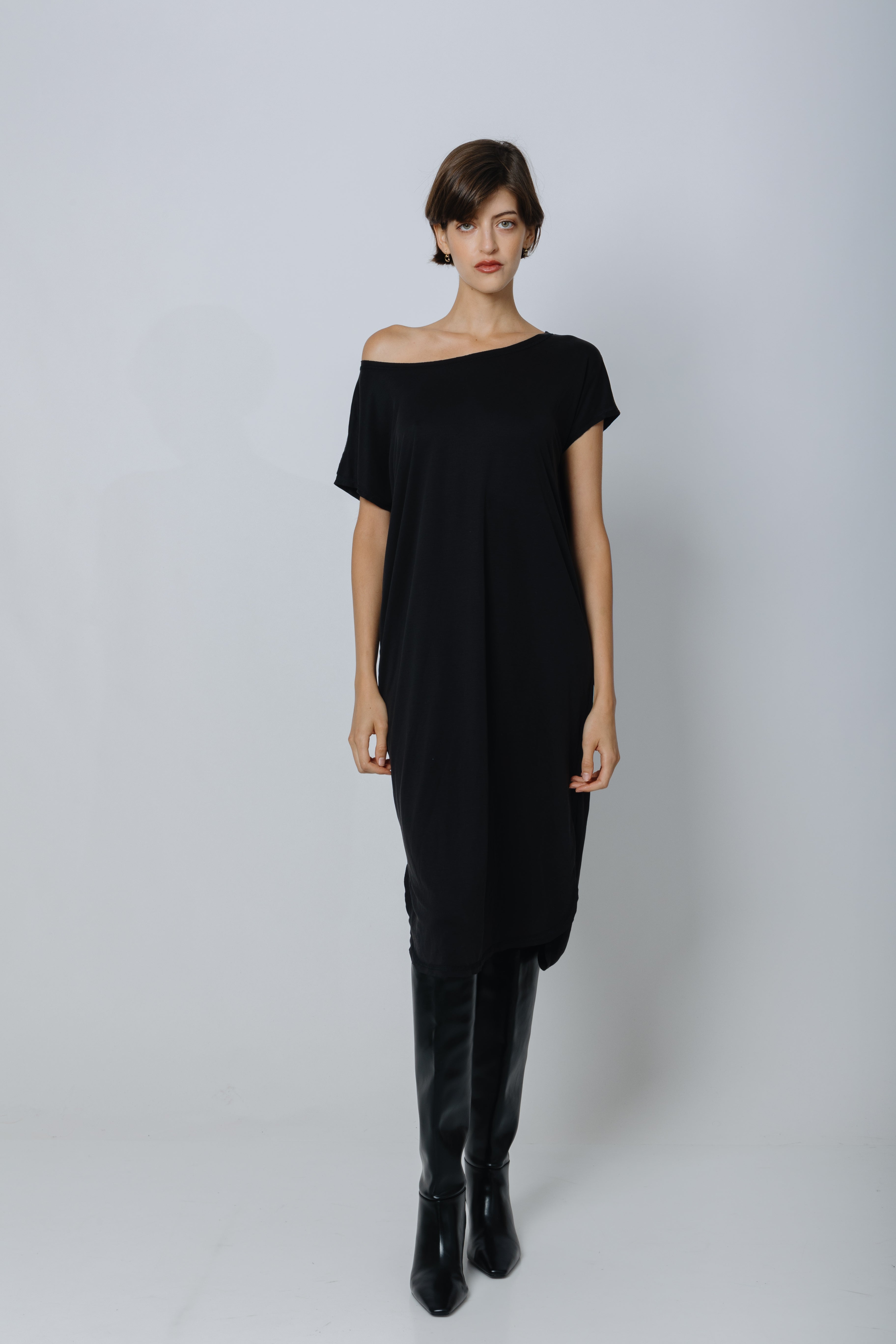 שמלת טי שירט מודל שחורה