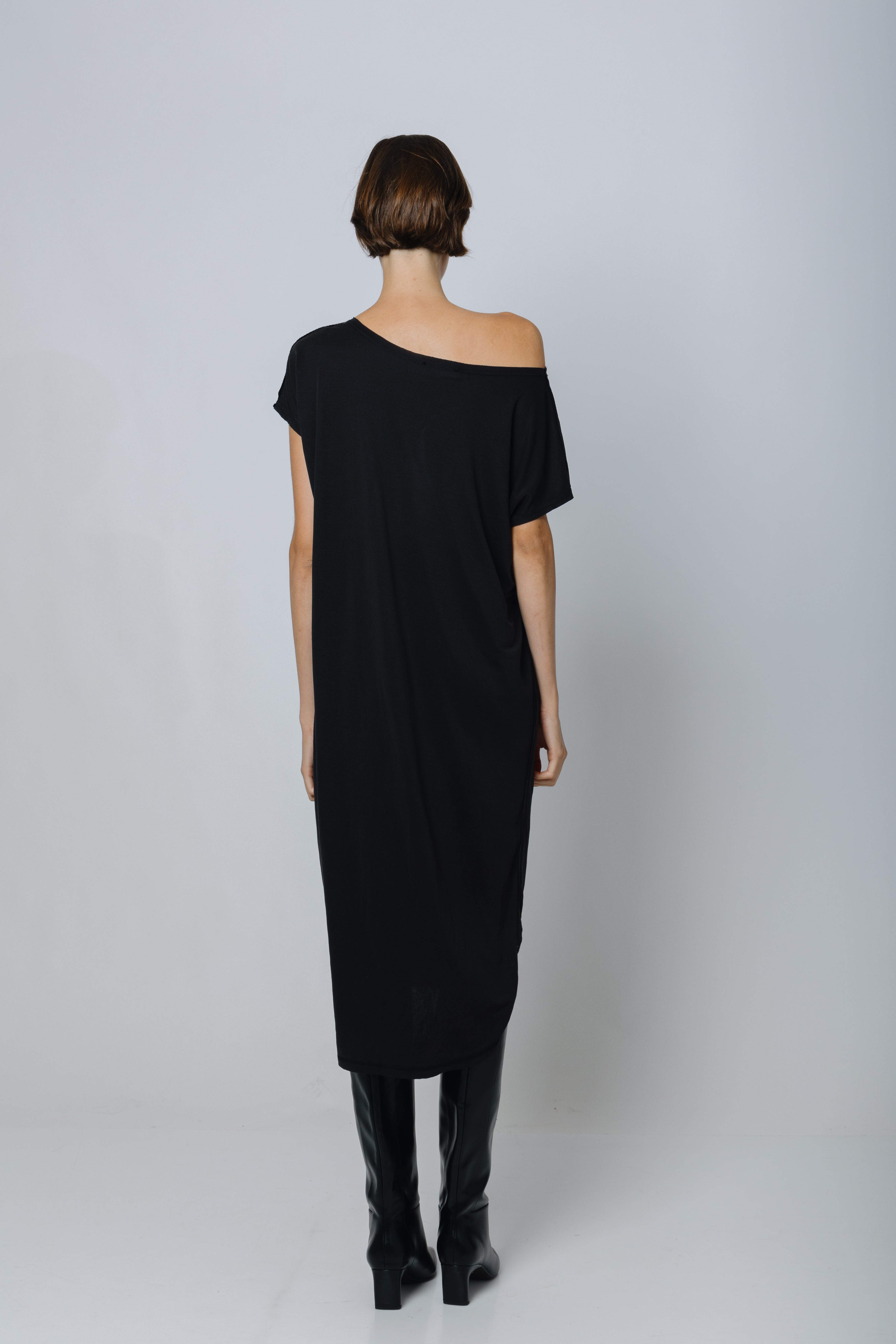 שמלת טי שירט מודל שחורה