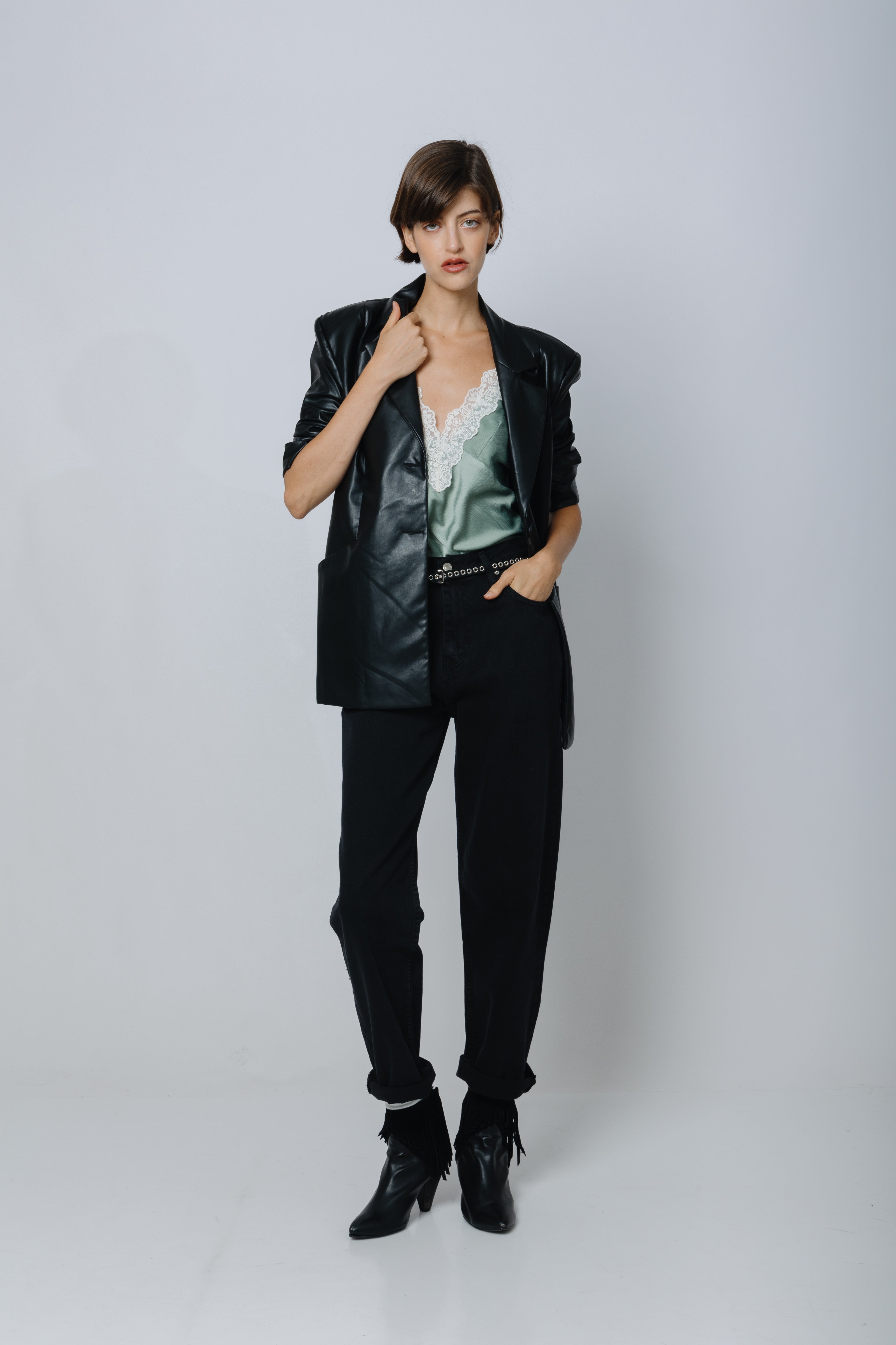 בלייזר עור טבעוני - שרוול קצר