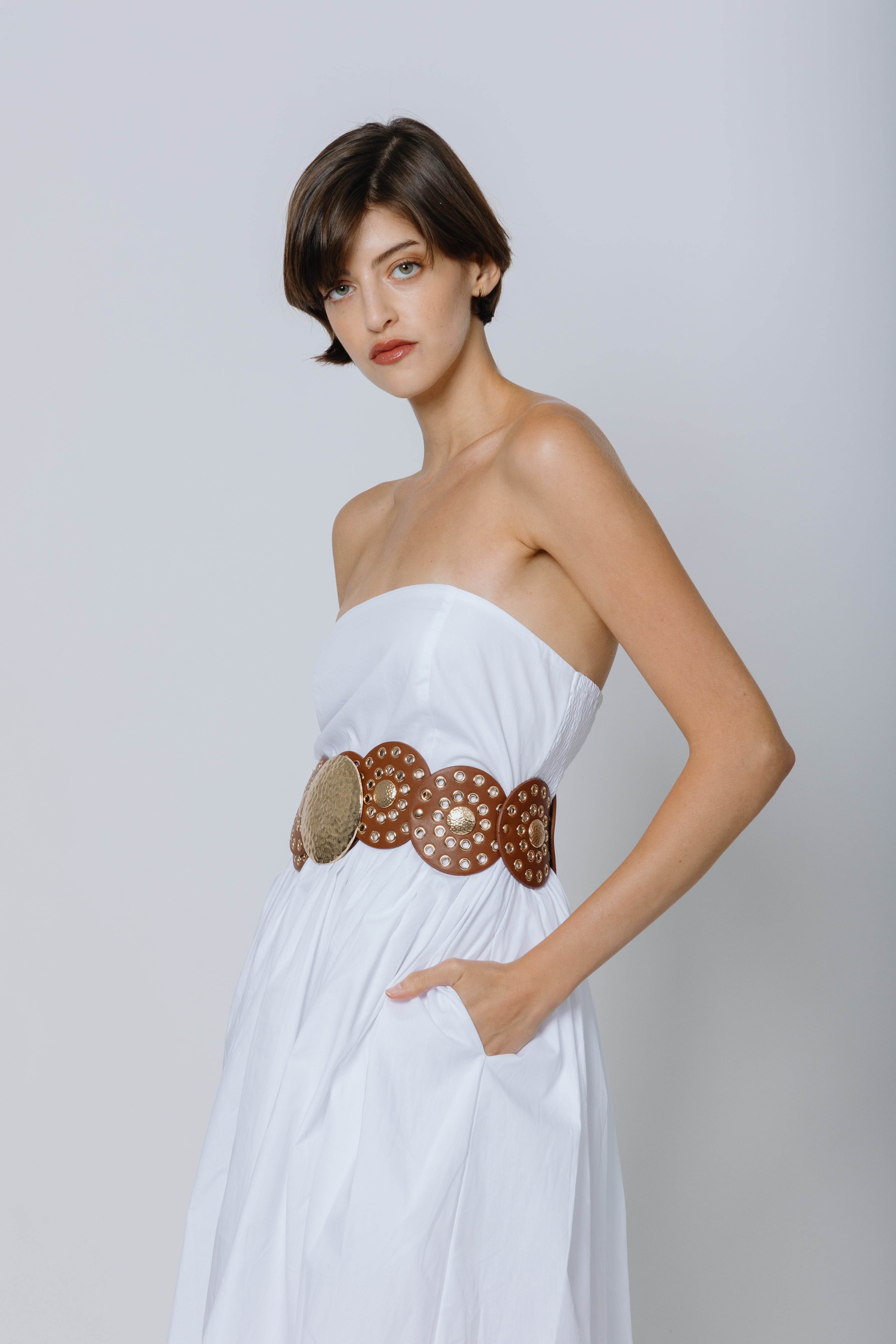 חגורת מטאל עיניות