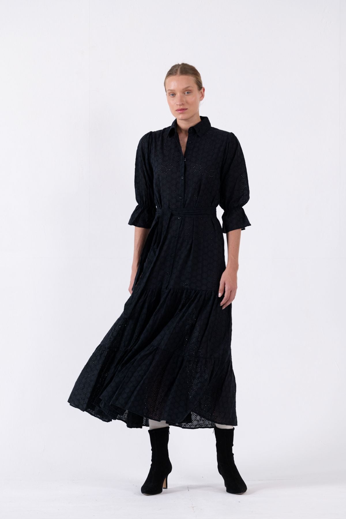 שמלת כותנה שחורה תחרה ולנסיה